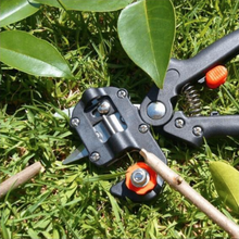 Load image into Gallery viewer, SimpleGrafter™ - Garden Grafting Tool